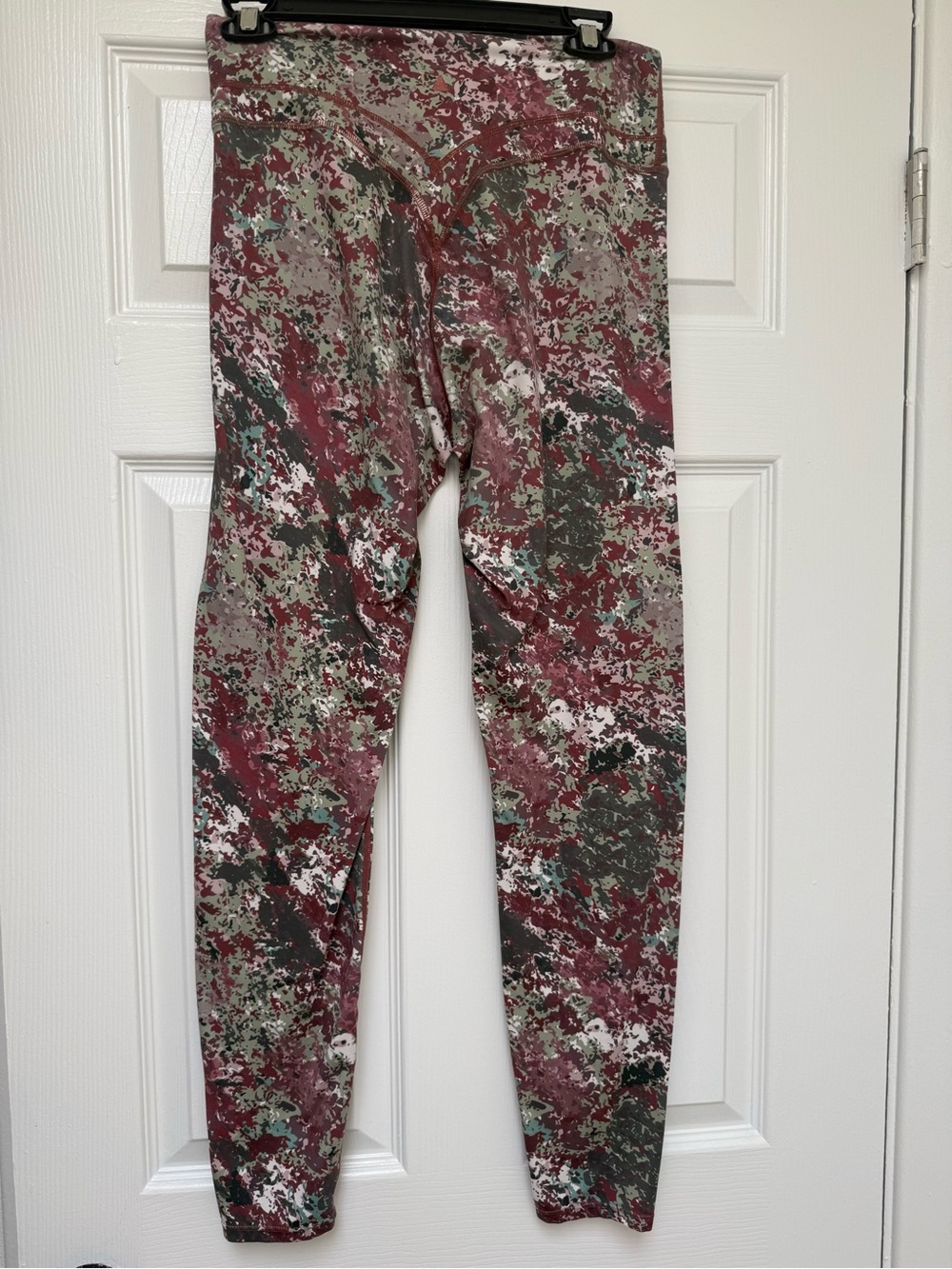 Vitality Ascend II Pant Terrain Leggings in Burgundy and Olive